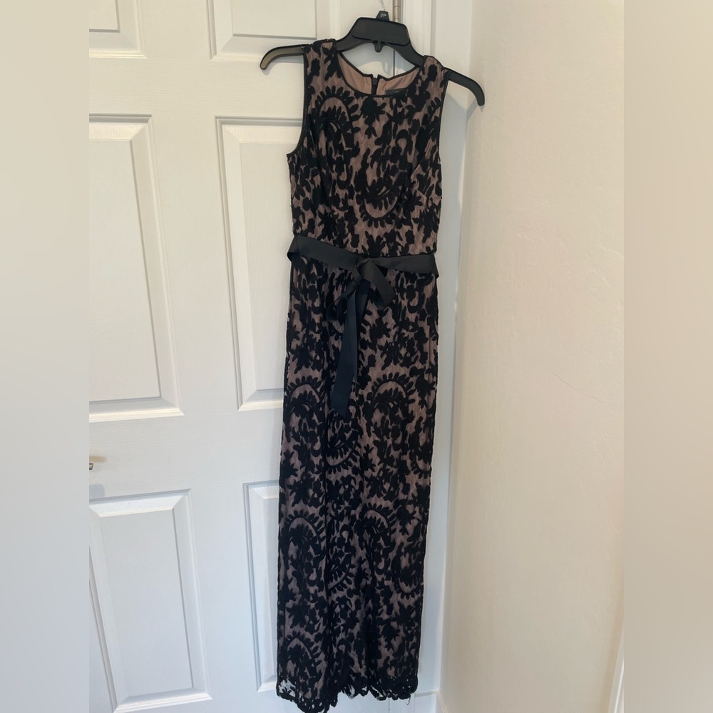 Adrianna Papell Sleeveless Lace dress - Picture 2 of 3